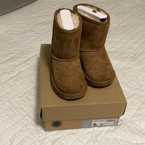 UGG Toddler Classic II